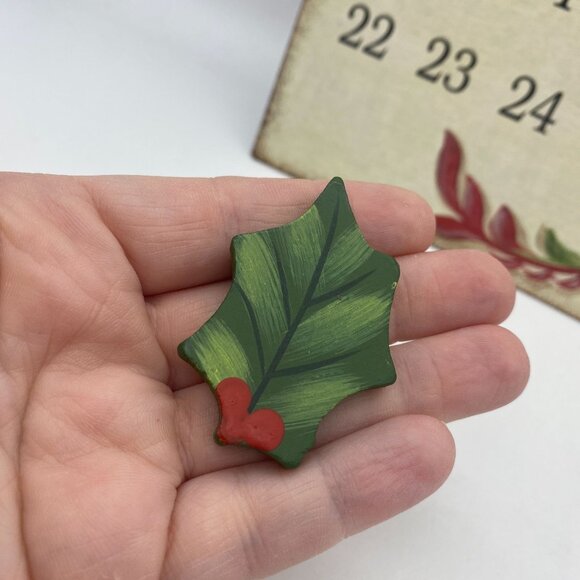 Kate McRostie Silvestri Red Cardinal reusable advent calendar metal magnetic - Picture 7 of 10